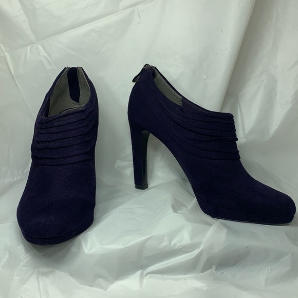 COACH and Four Purple Heels Zip Back Ruched ankle Size 8 - Picture 1 of 13